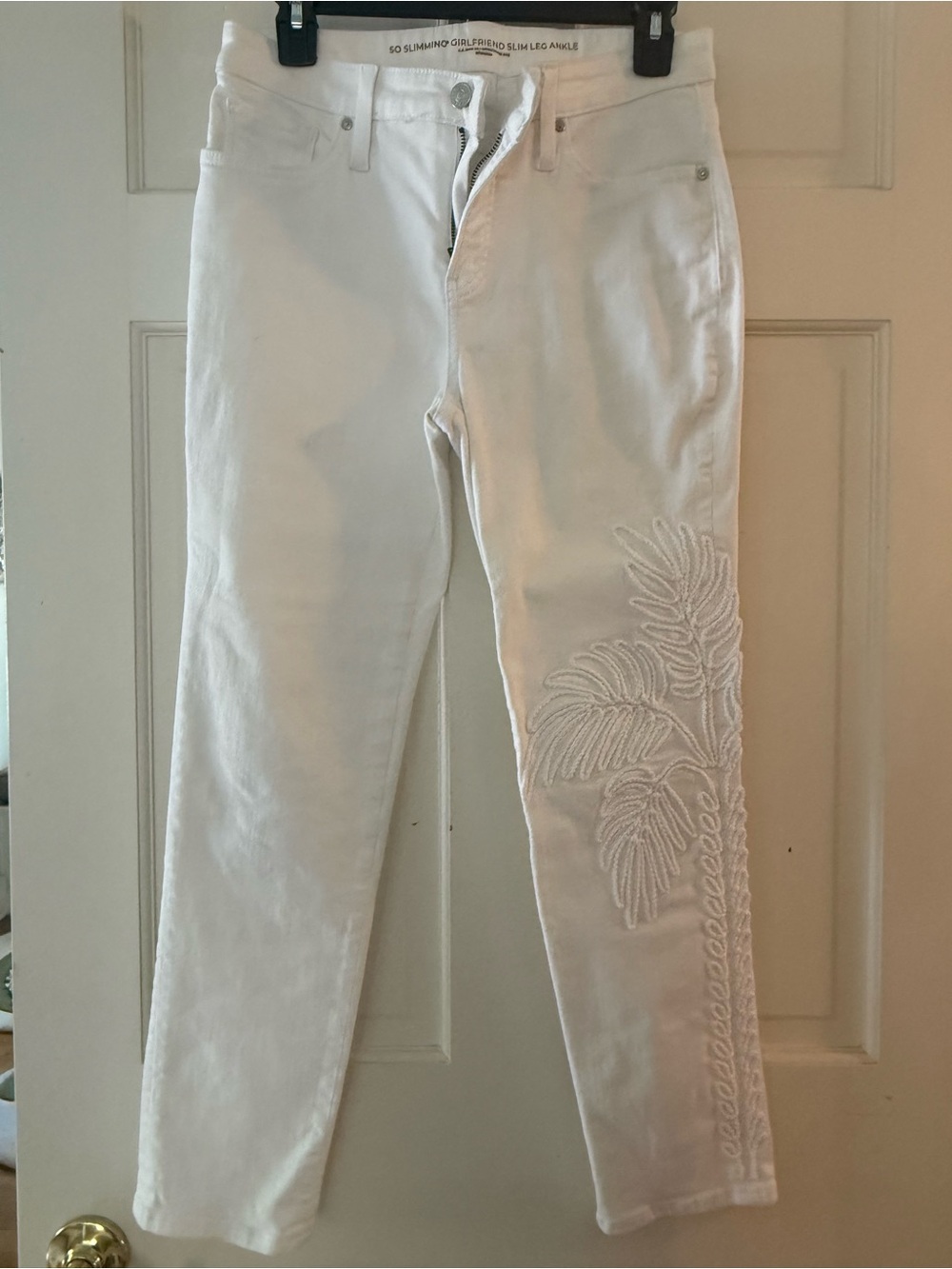 Chico's White Skinny Jeans with Palm Embroidery